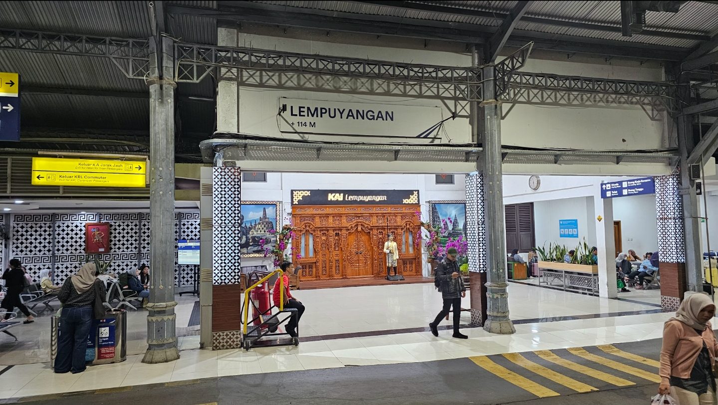 Tiket kereta Jakarta Jogja 74 Ribu review