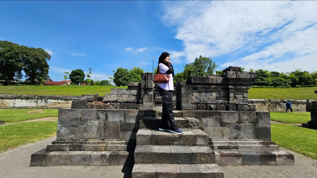 gambar candi sambisari