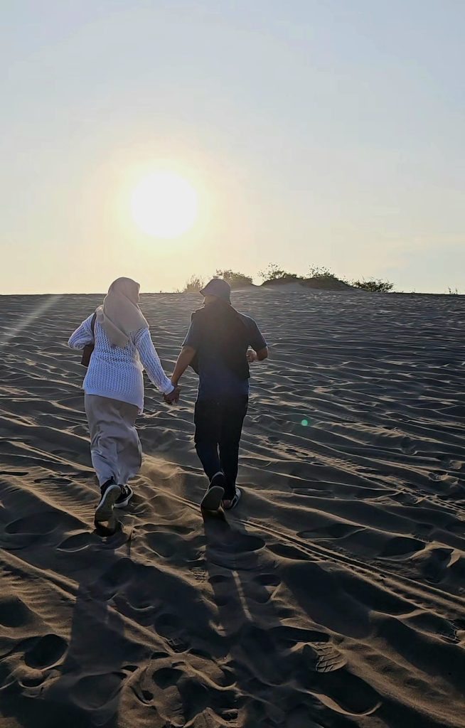Wisata Gumuk Pasir Parangkusumo Yogya