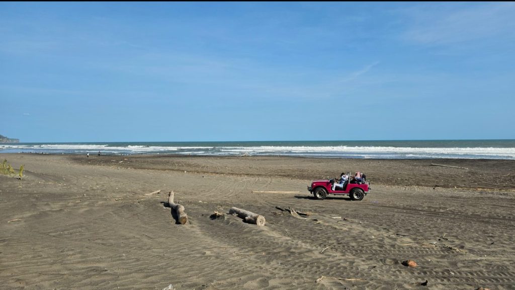 Lokasi pantai cemara sewu